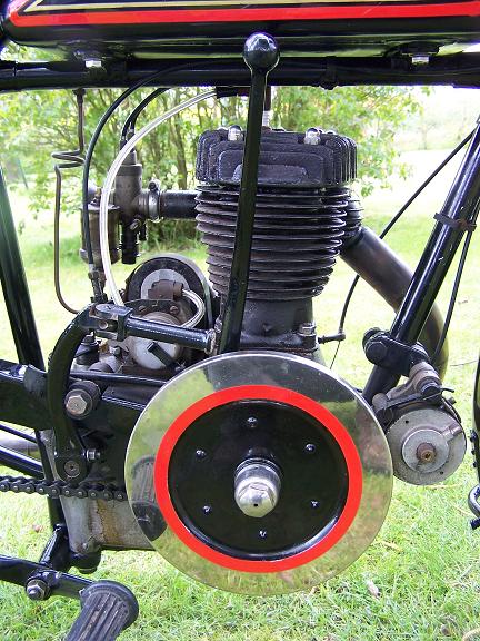 Le moteur de la FN M70 du ct du volant d'inertie