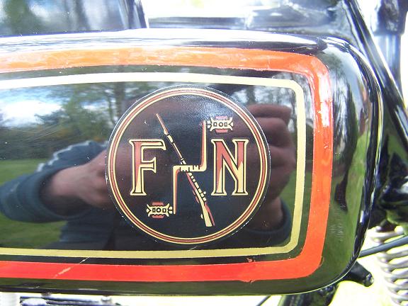 L'emblme de la marque FN