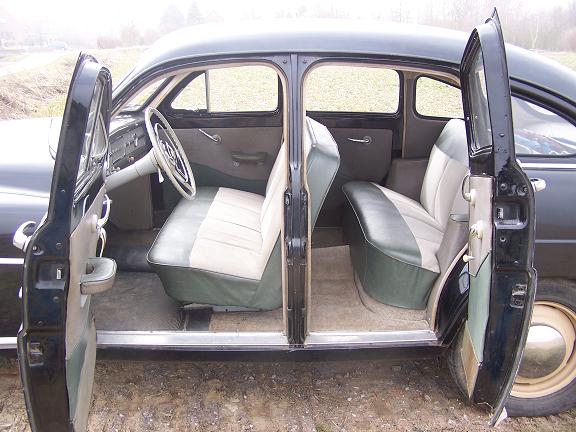 Intrieur de la Ford Vedette