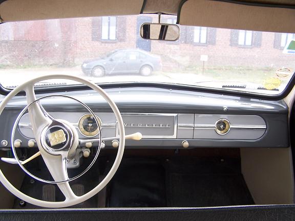 Intrieur de la Ford Vedette